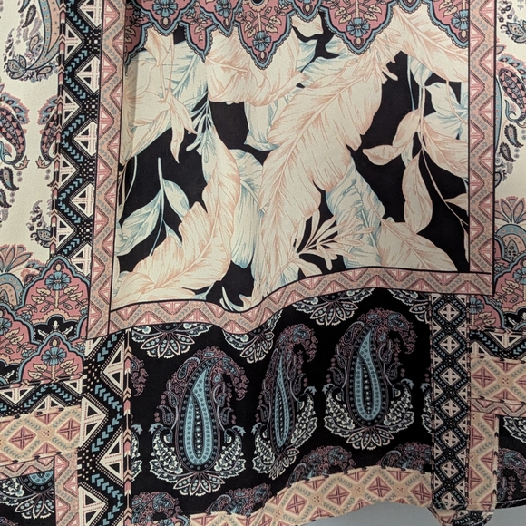 Patterned Women's Top - Picture 10 of 10